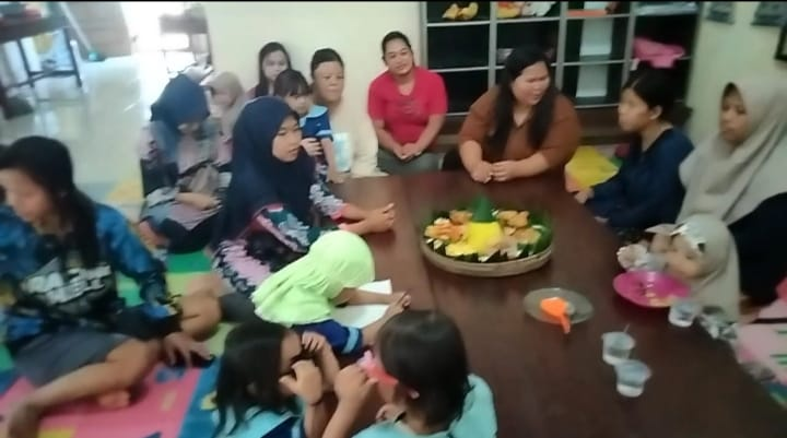 Syukuran kelulusan murid-murid Kelompok Bermain PAUD Tunas Bangsa